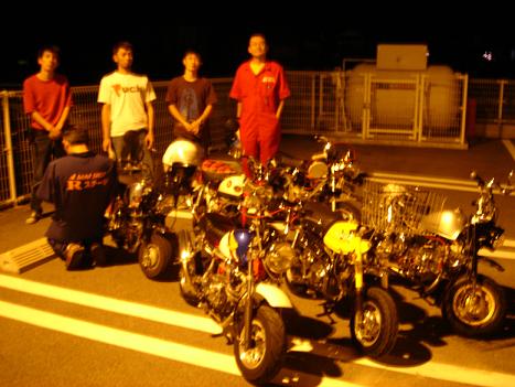 ホンダモンキーと集合写真