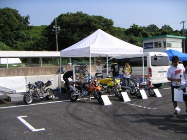 OVERさんのブース