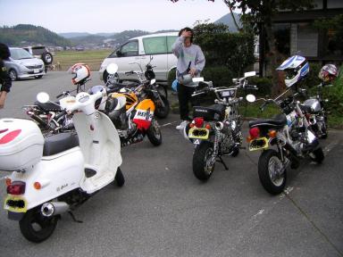 ホンダモンキーツーリング昼食