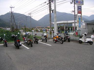 ホンダモンキーツーリング帰り休憩