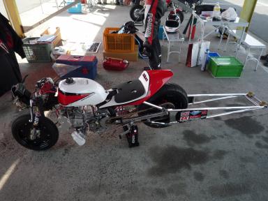 ホンダモンキードラッグレースマシン