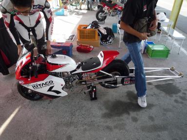 ホンダモンキードラッグレースマシン整備
