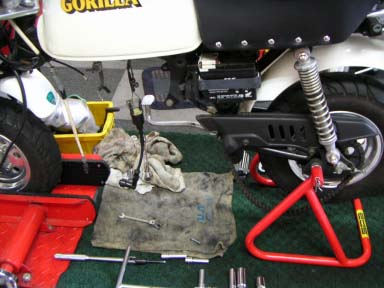 エンジンを降ろしたホンダゴリラ