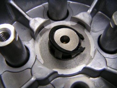 クラッチアウターのスナップリング