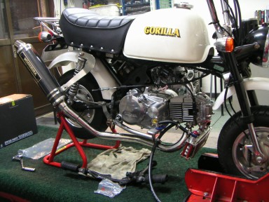 ホンダゴリラのマフラー