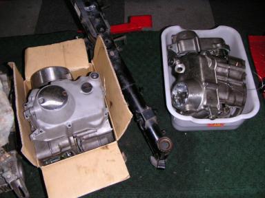 クランクケースのバフかけ前