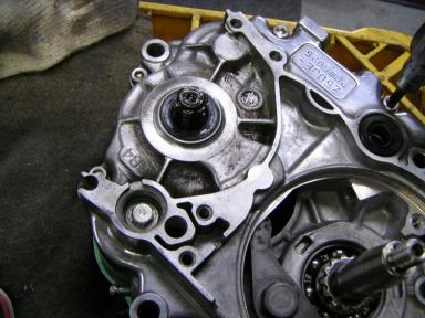 クランクケースの横