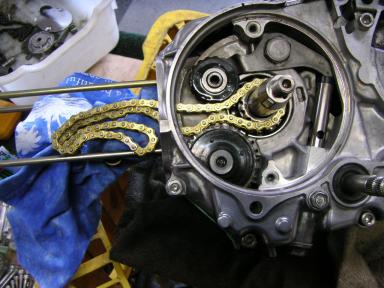 クランクケースとチェーン