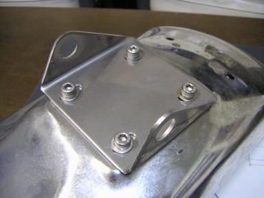 フェンダーのステー